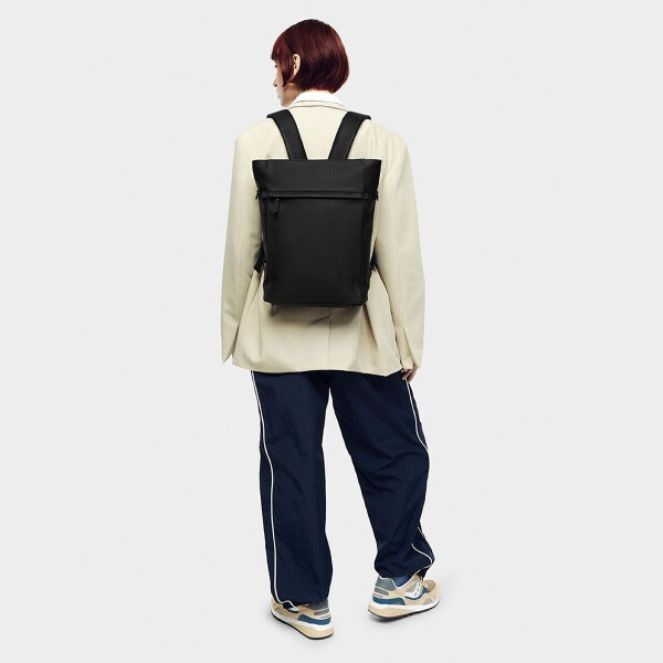 Mochila Gaston Luga Tate 11L Bolsillo Laptop Notebook 13" Color Negro