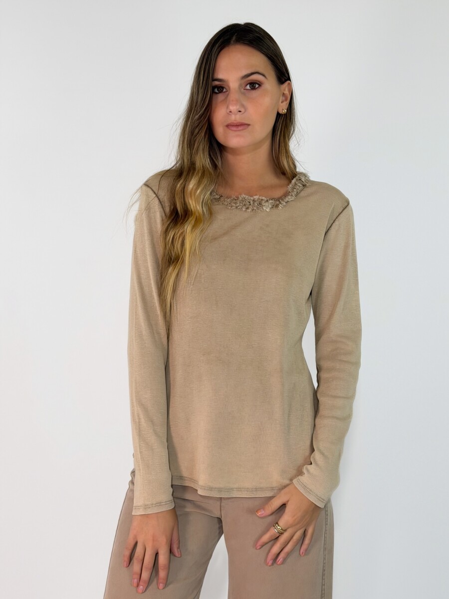 REMERA GAURA - BEIGE 