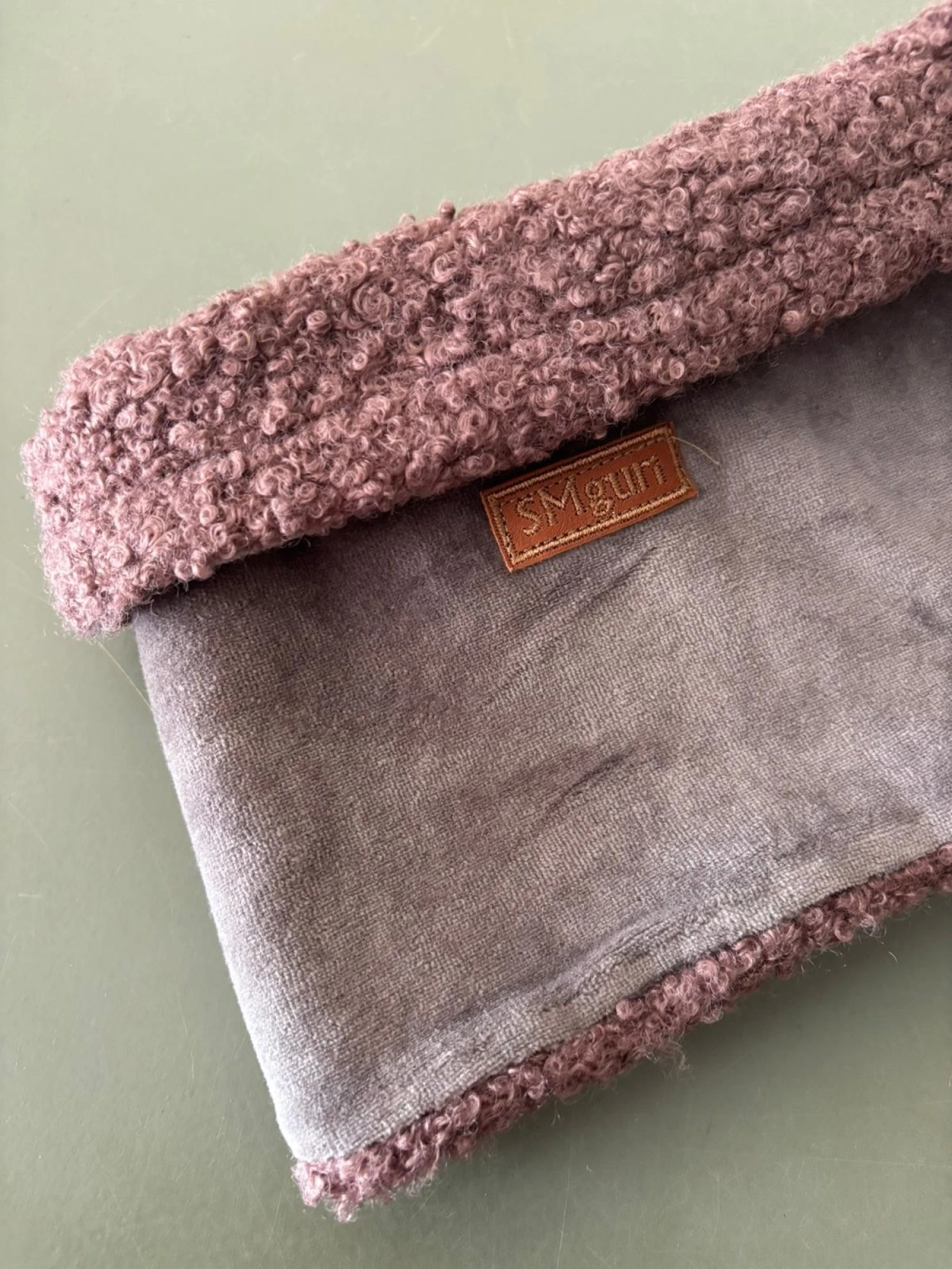 Mini Neck Gurí - Gris