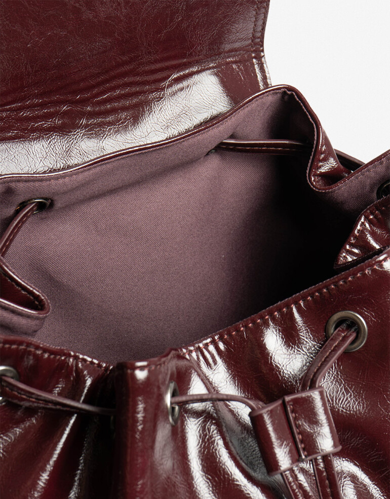Mochilas Urbanas Mochila Efecto Charol Bordo - Rojo Vino