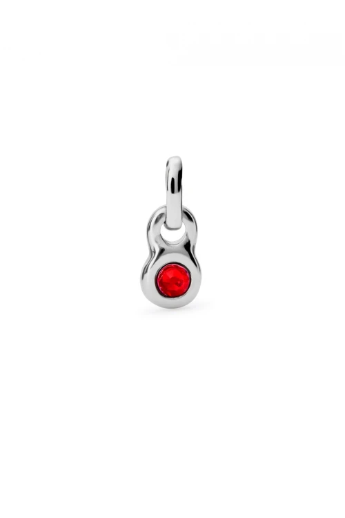 CHARM DE ALEACIÓN DE METALES BAÑADOS EN PLATA DE LEY CON CRISTAL ROJO Charm