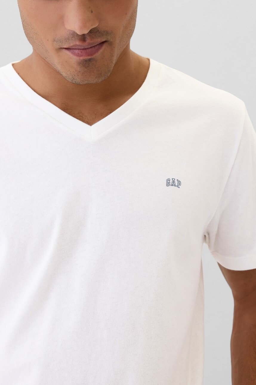 Remera Cuello V Mini Logo Gap Hombre White V2 Global