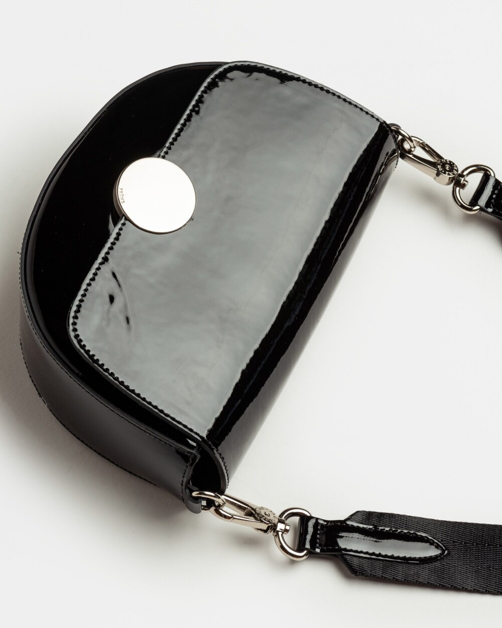 Bandolera The Circle en cuero charol Negro