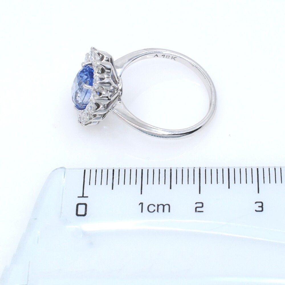 Anillo en oro 18k blanco , brillantes y zafiro Anillo en oro 18k blanco , brillantes y zafiro