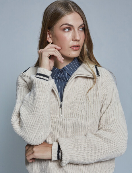 Sweater cuello cierre beige
