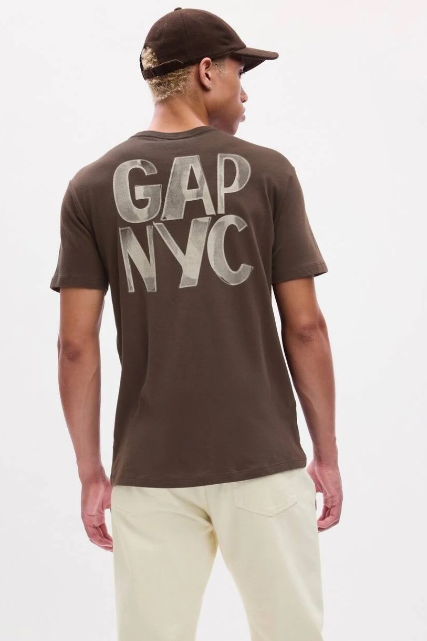 Remera Gràfico Gap Hombre Woodsy Brown