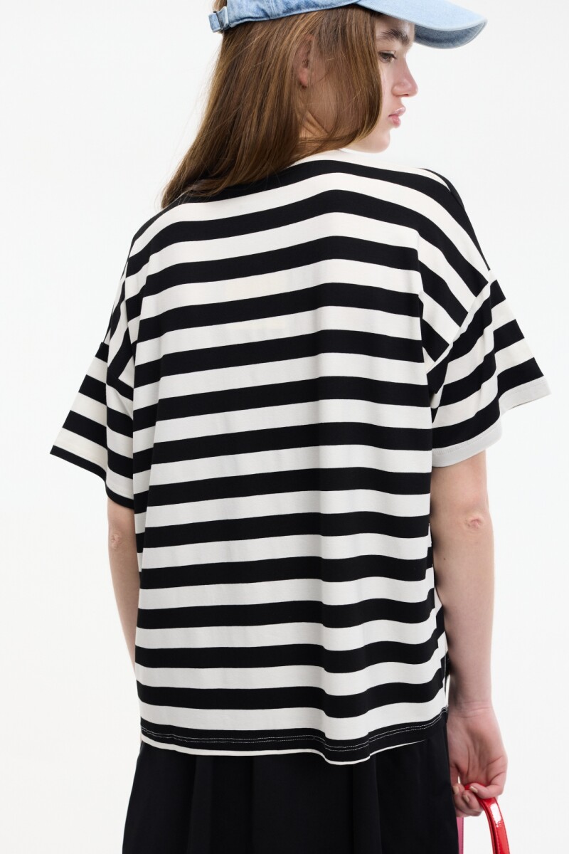 CAMISETA RAYAS Negro