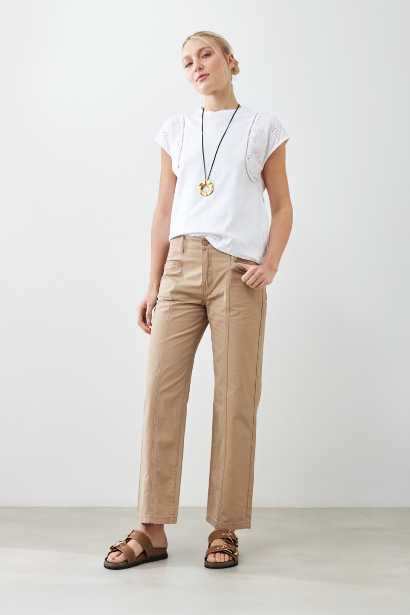 Remera con broderie y vainillas - blanco 