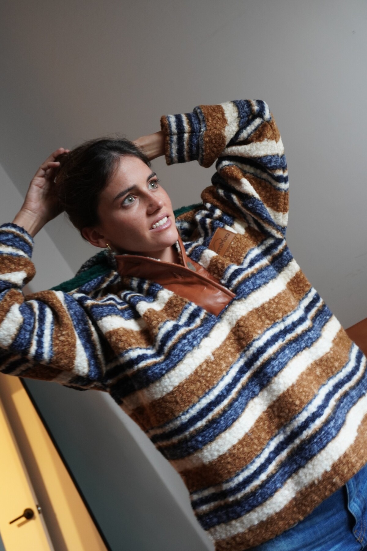 Buzo Crazy Bear Mostaza / Verde