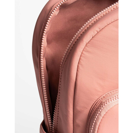 Mochila En Material Reciclado Rosa Oscuro