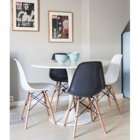 Silla Eames Negra - P05-3010 001