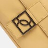 Cartera al hombro Signature en cuero charol Vainilla