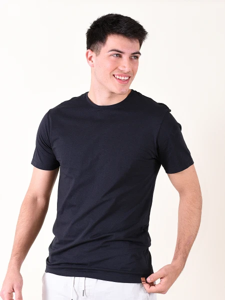 REMERA URIEL NEGRO