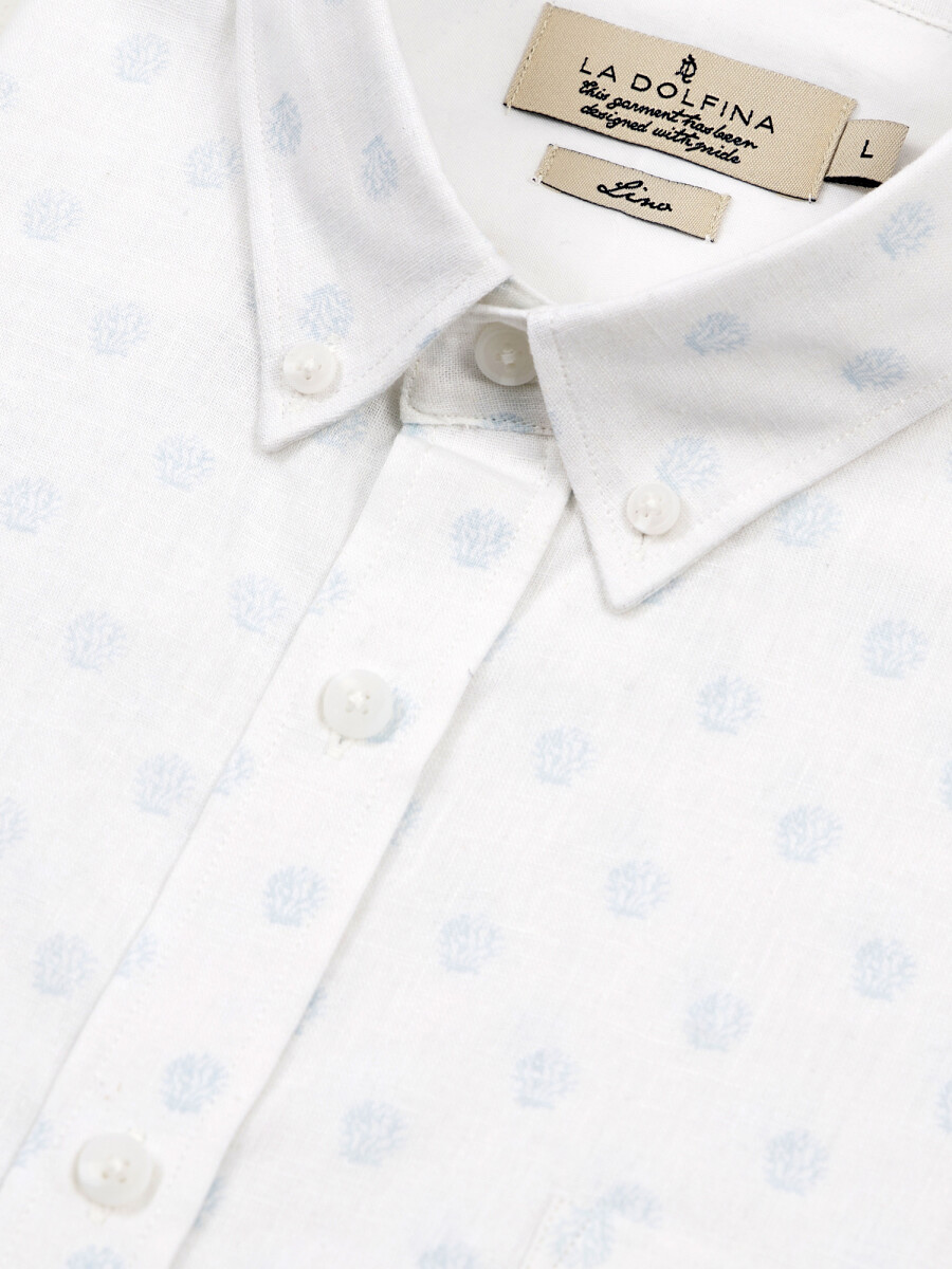 Camisa m/c lino estampada - blanco/celeste 