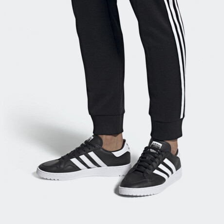 adidas Team Court Black/White