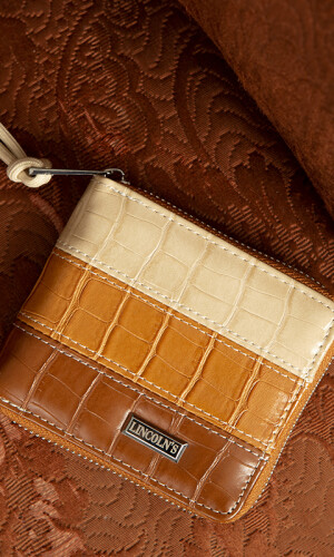 BILLETERA CANDELA CROCO ARENA SUELA HABANO