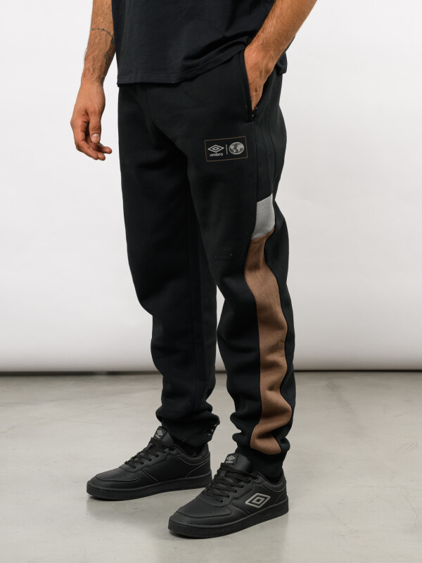 Pantalón District Umbro Hombre 002