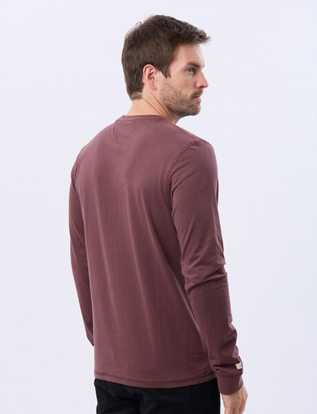 REMERA ESTAMPADA BORDO