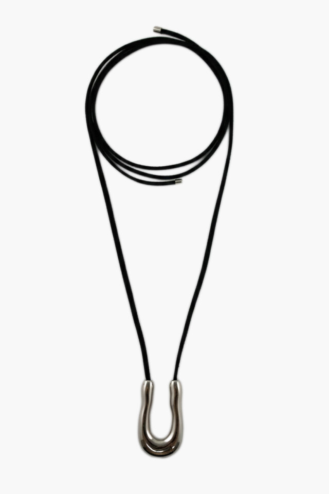 Collar cordón de suede y dije de acero plateado