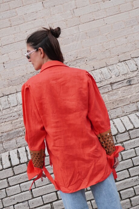 Camisa Puño Lino Coral Con Camel