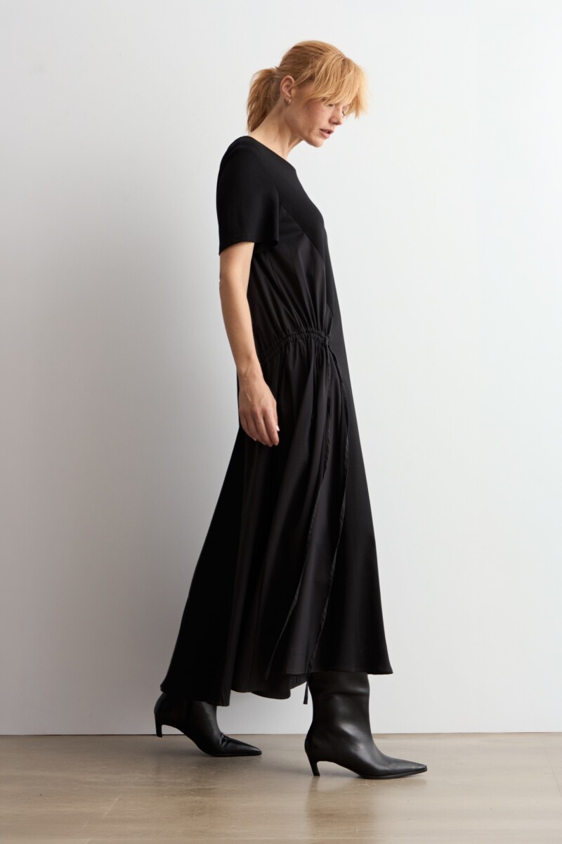 Vestido oversized combinado negro