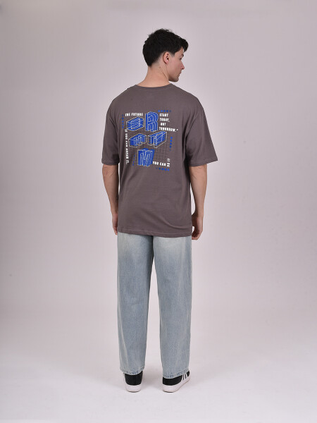 REMERA DEN PRINT GRIS OSCURO