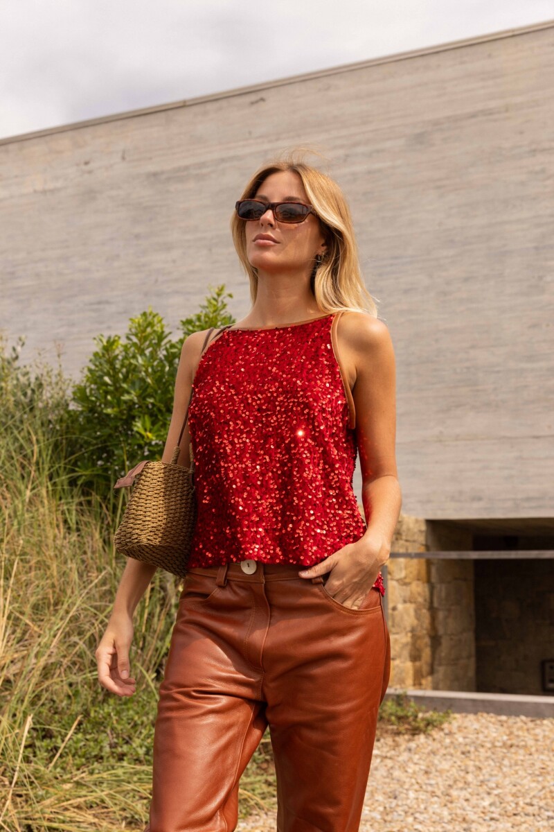 Using Top Velvet Rojo