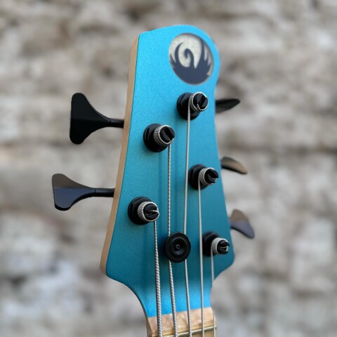 ALPHA Classic 5 string “Aquamarine di piaggio” ALPHA Classic 5 string “Aquamarine di piaggio”