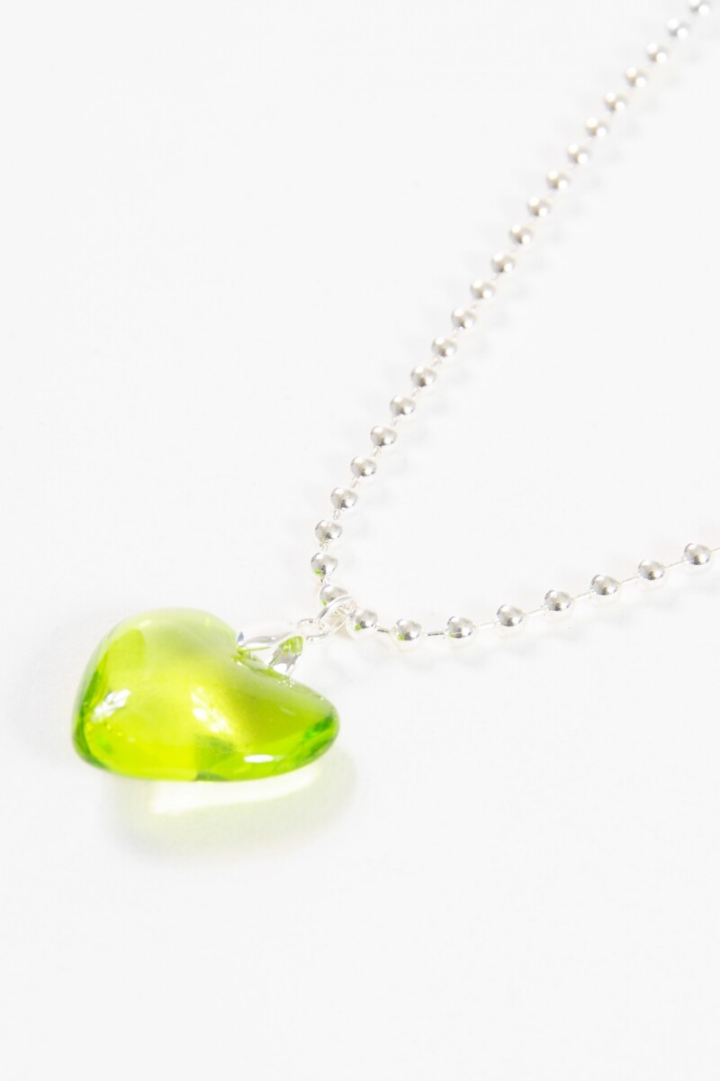 Collar bolita corazón transparente verde