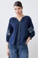 Blusa boho con bordados azul marino