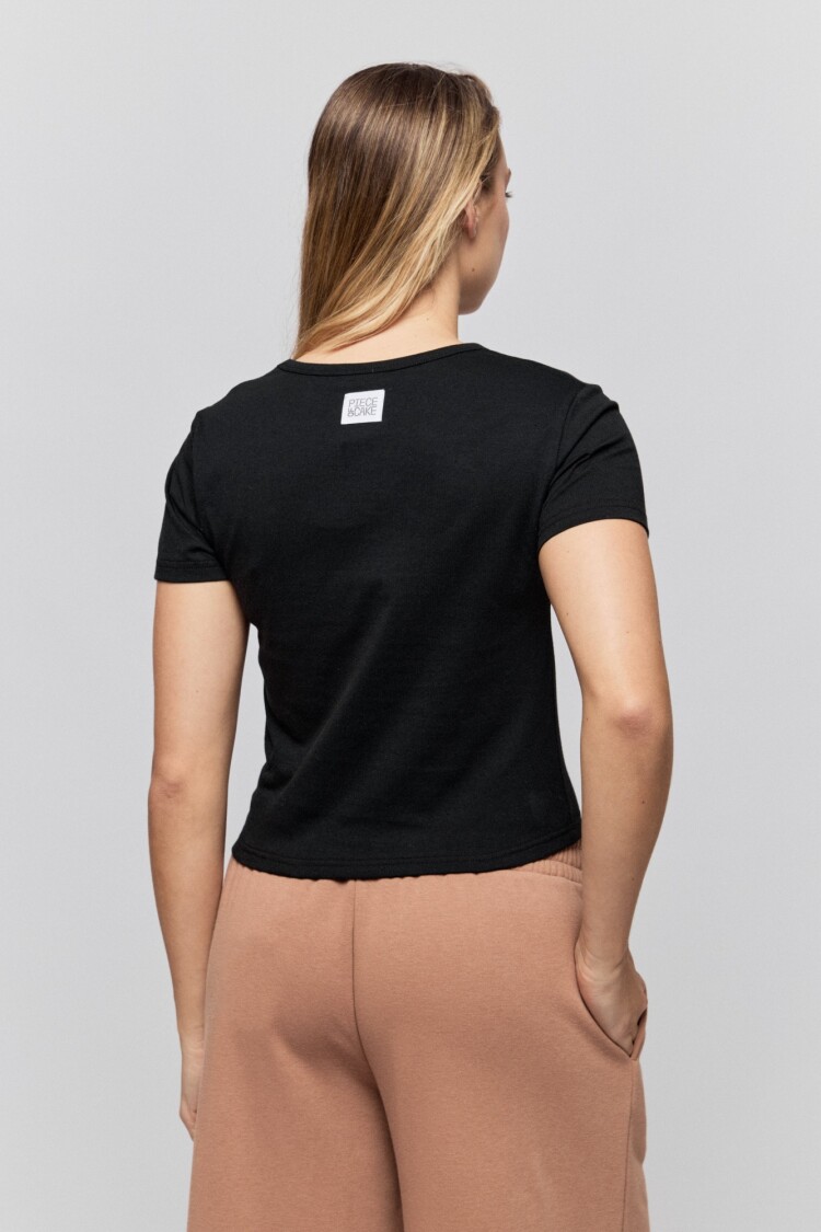 REMERA LLORADERA Negro