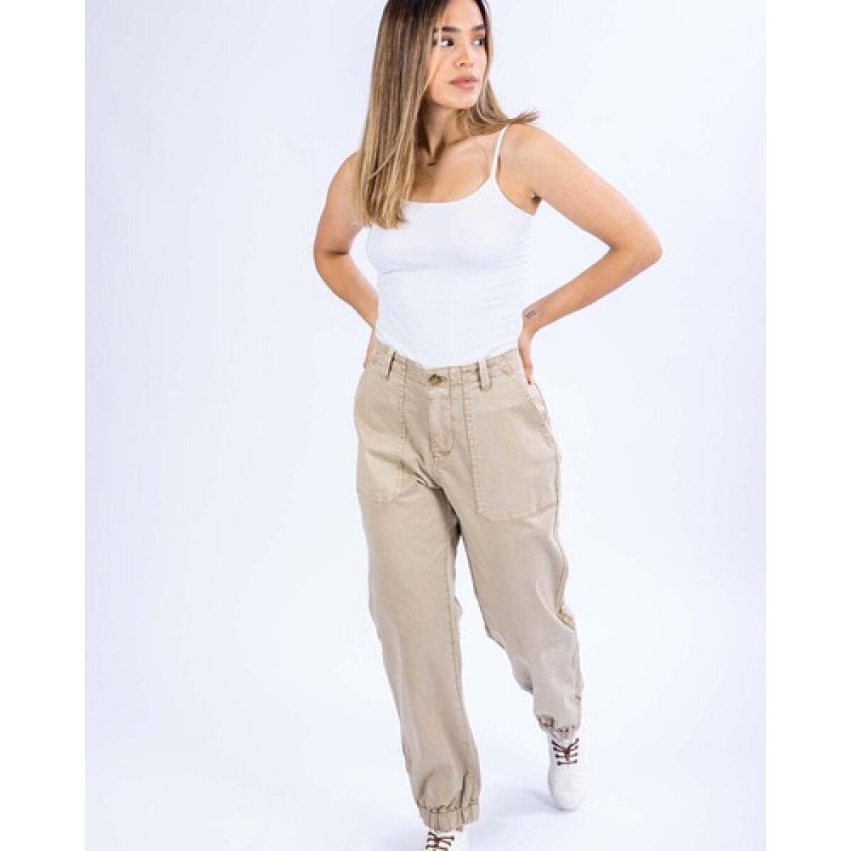 Pantalón cargo para dama UFO Nolita Beige 