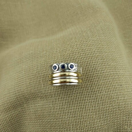 Anillo de plata 925 con double de oro 18k y circonias. Anillo de plata 925 con double de oro 18k y circonias.
