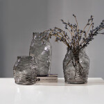 FLORERO VIDRIO LABRADO 14.5x14.5x22CM GRIS FLORERO VIDRIO LABRADO 14.5x14.5x22CM GRIS