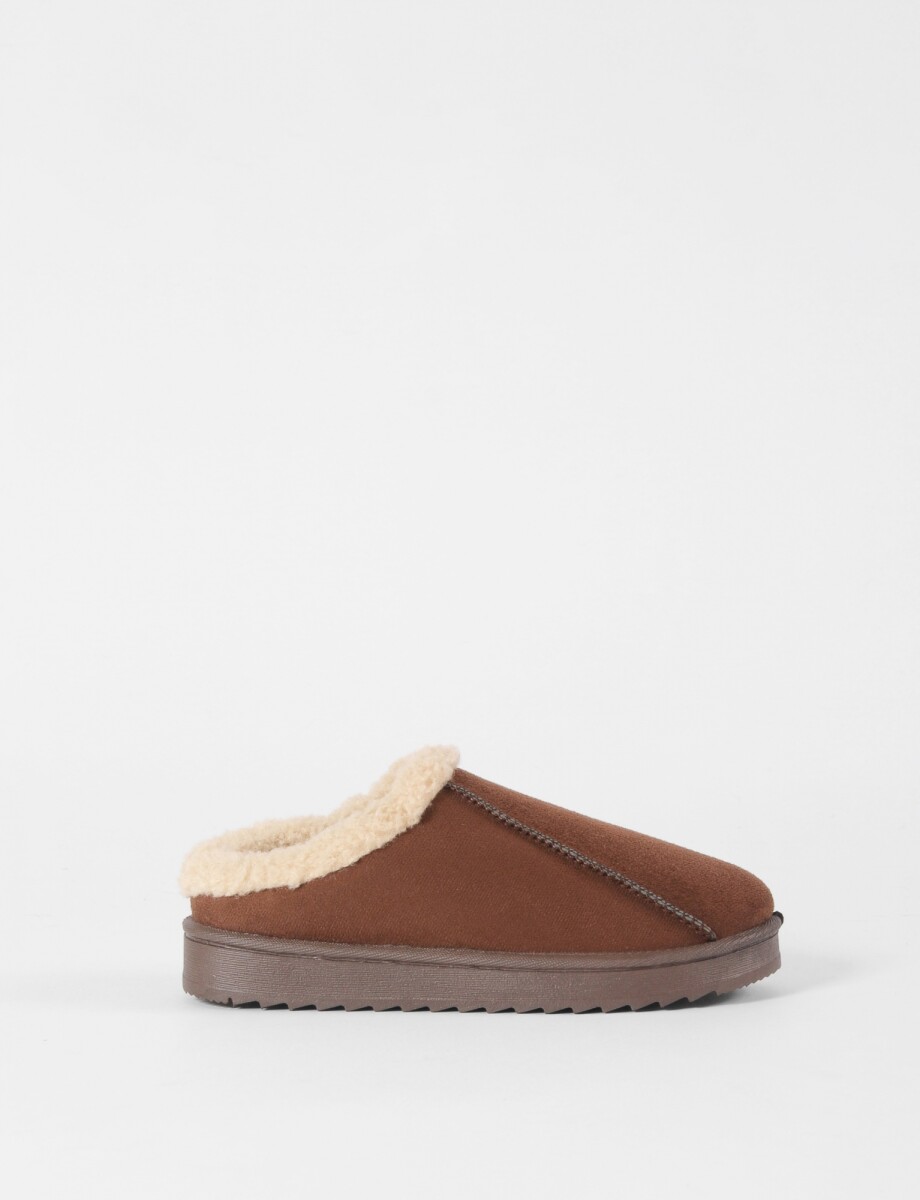 Pantufla mocasín corderito - marrón 
