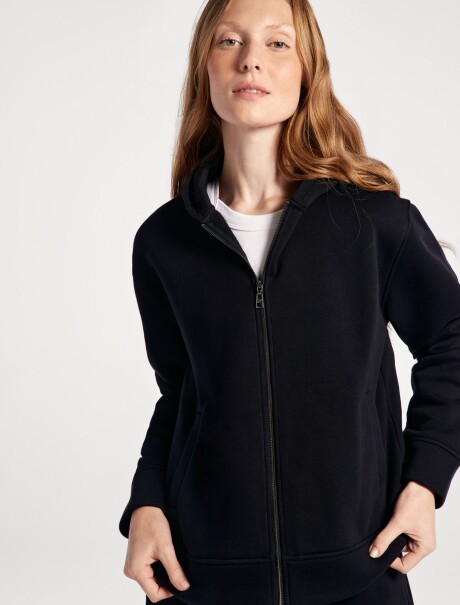 CAMPERA CON CAPUCHA MARRÓN