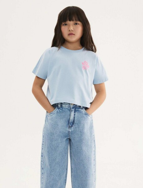 CAMISETA INFANTIL MANGA CORTA CON ESTAMPAS CELESTE