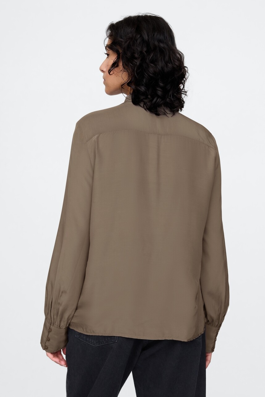Blusa Con Moña Mujer Plymouth Rock