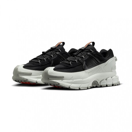 NIKE ZOOM VOMERO 5 ROAM Black