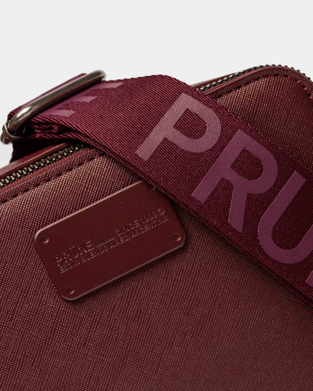 Bandolera New Penny En Efecto Cuero Zaffiano Berry