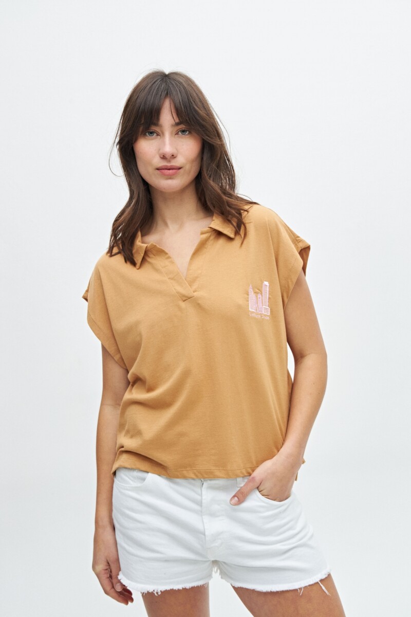 Remera Kira - Camel 