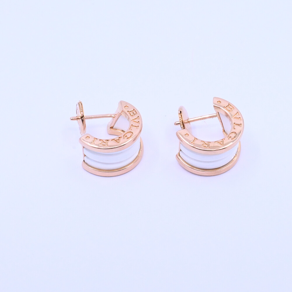 Bulgari Bzero 1 par de caravanas oro 18k rosa y cerámica blanca con estuche original. Bulgari Bzero 1 par de caravanas oro 18k rosa y cerámica blanca con estuche original.