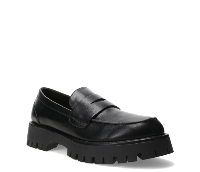 Zapato mocasin KANU con tachas Black