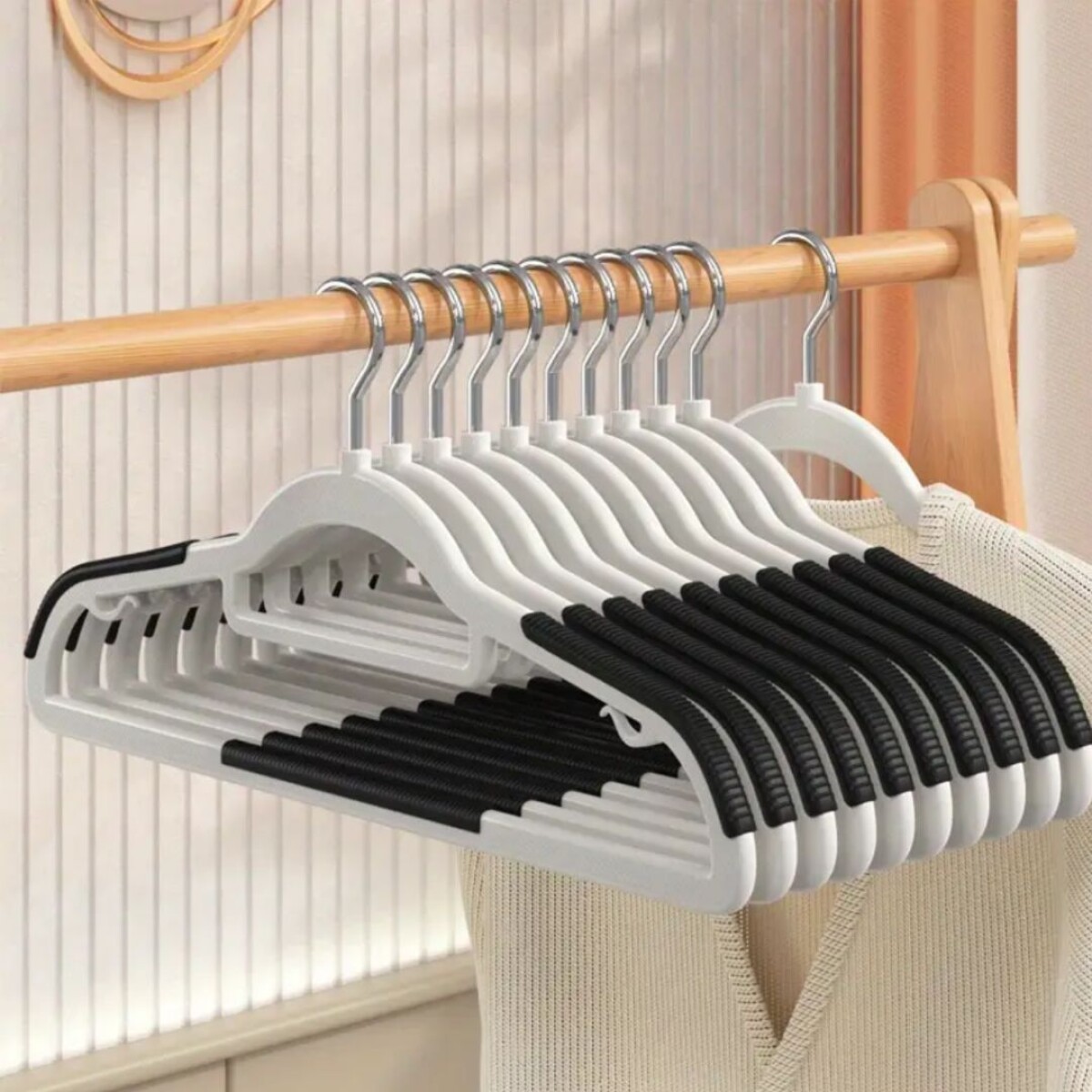 Percha Plástica X10 Antideslizante Colgar Ropa Pantalón 