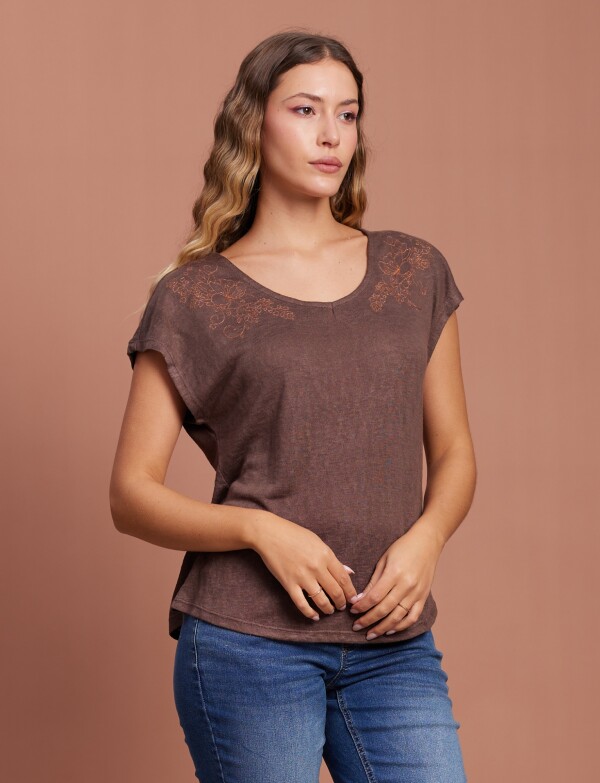 Remera Bordado MARRON