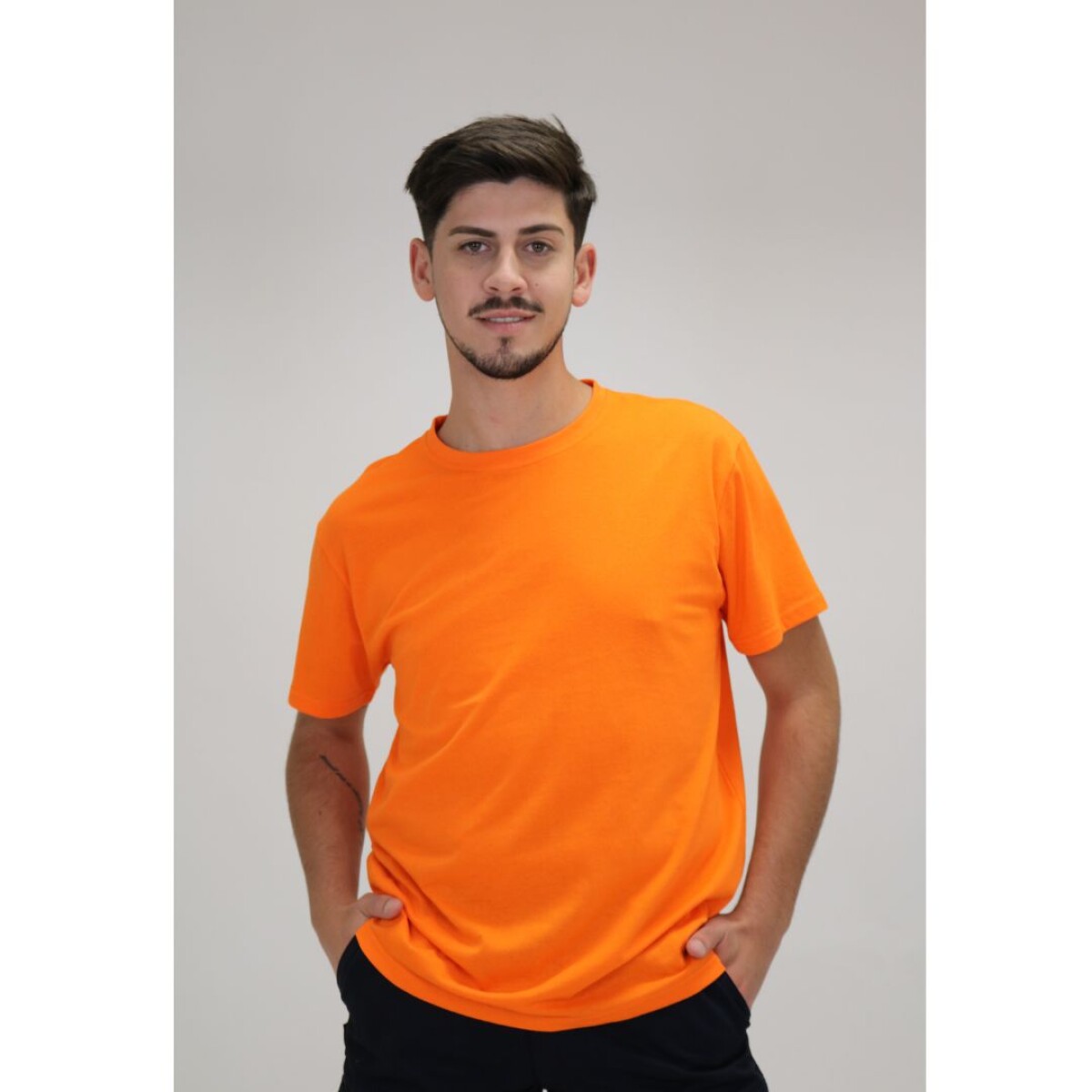 Camiseta Básica - Naranja 