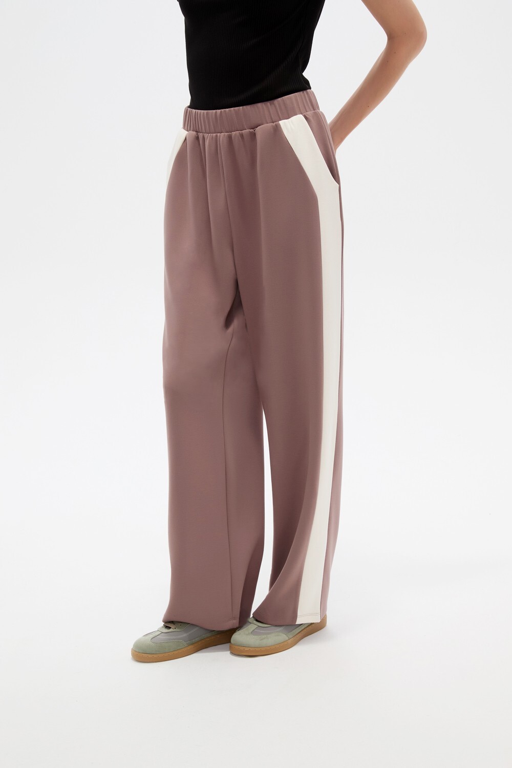 Pantalon Deportivo Rachelle Estampado 1
