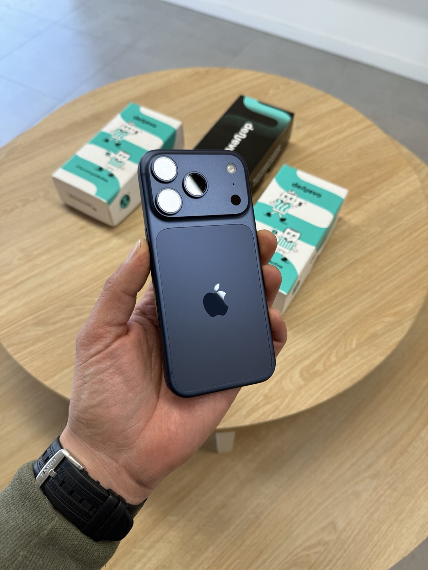 iPhone 17 Pro Max 256GB - Deep Blue — denuevo