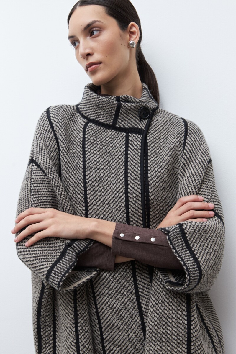 Capa con vivo en contraste negro