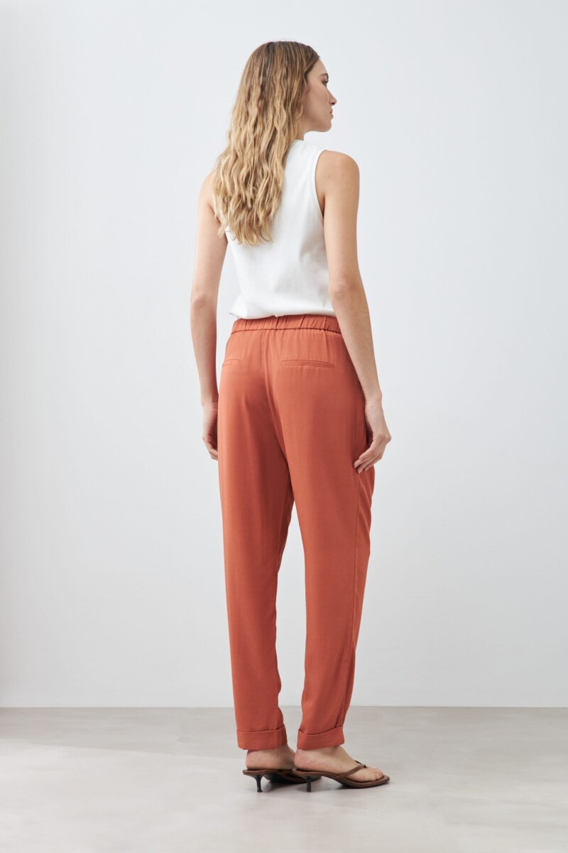 Pantalón de lyocell lacre